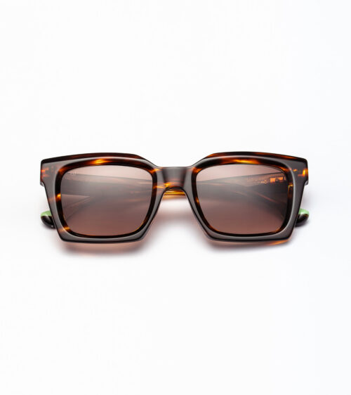Woodys Yuli van Woodys Eyewear bij Maison Lunettes